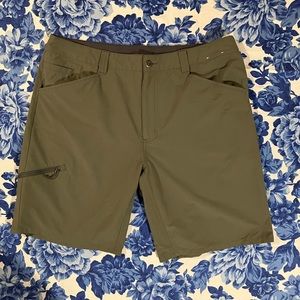 Worn once! Patagonia Men's Quandary Shorts - 10" Industrial Green - Size 38